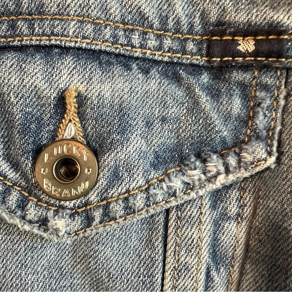Lucky Brand Denim Distressed Jean Jacket Size XL - Picture 3 of 5